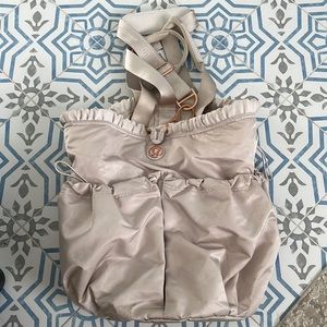 Well cared for roomy Lulu gym bag.